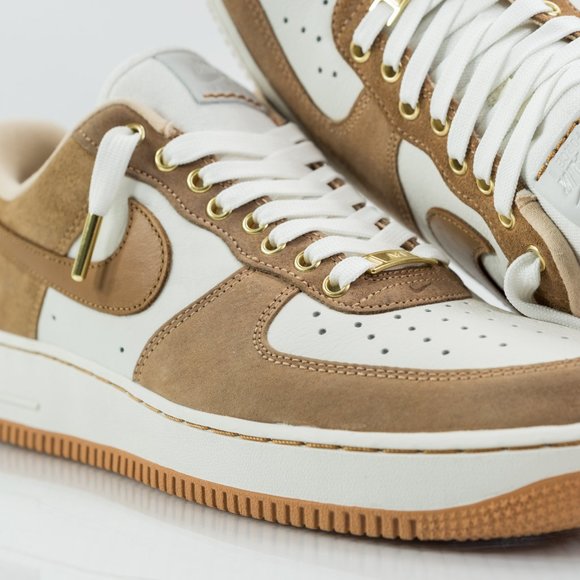 Nike PREMIUM SUEDE AF1s Air Force 1 Low - TOFFEE BROWN SAIL GUM - Customs - Picture 16 of 16